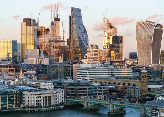 Tower Bridge Rainbow Suites